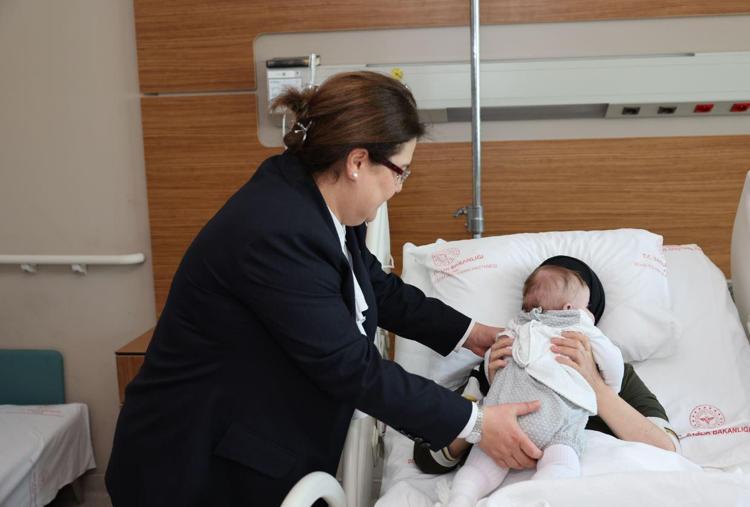 50 AMELİYAT GEÇİRMİŞ