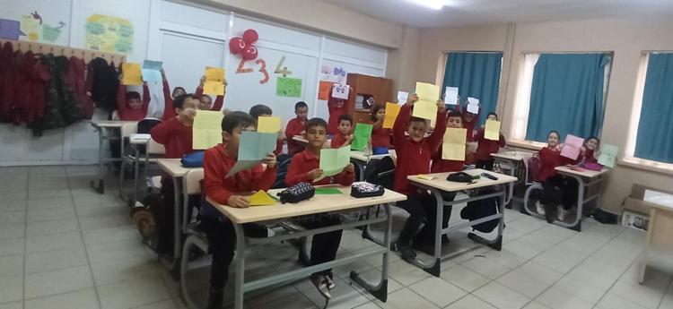 ÖĞRENCİLERİMİN DESTEĞİYLE ZOR ZAMANLARI ATLATTIM