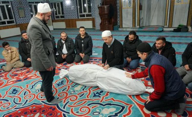 BABASININ YÖNLENDİRMESİYLE KURSA BAŞLADI