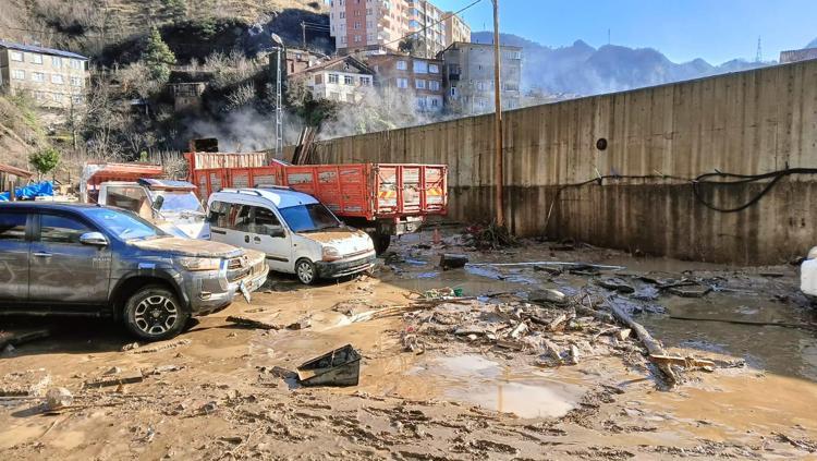 HASAR TESPİTLERİ SÜRÜYOR