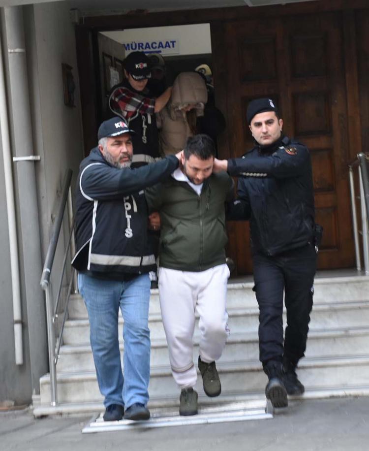 YURT DIŞINA KAÇMAYA KALKIŞTILAR