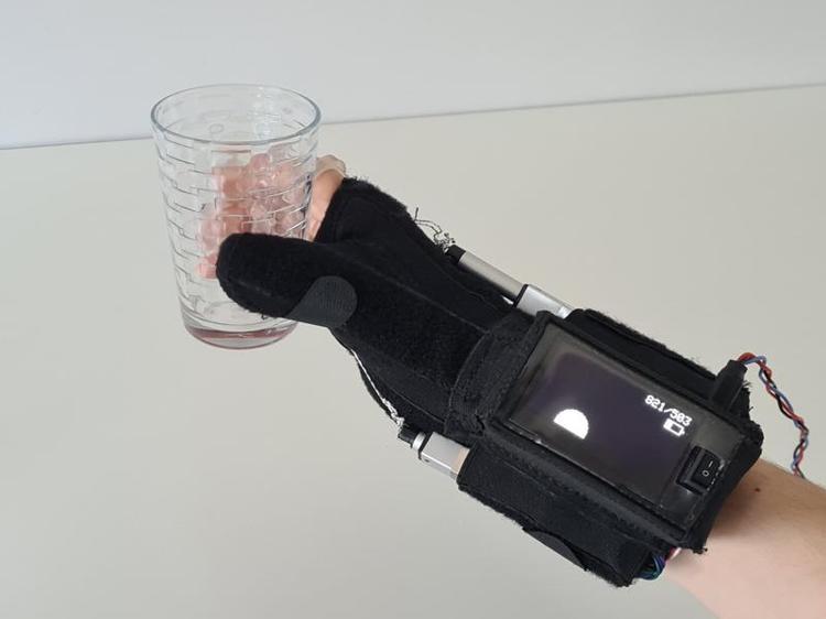 ‘ELEKTRONİĞİNDEN YAZILIMINA KADAR KENDİ BAŞIMA YAPTIM’