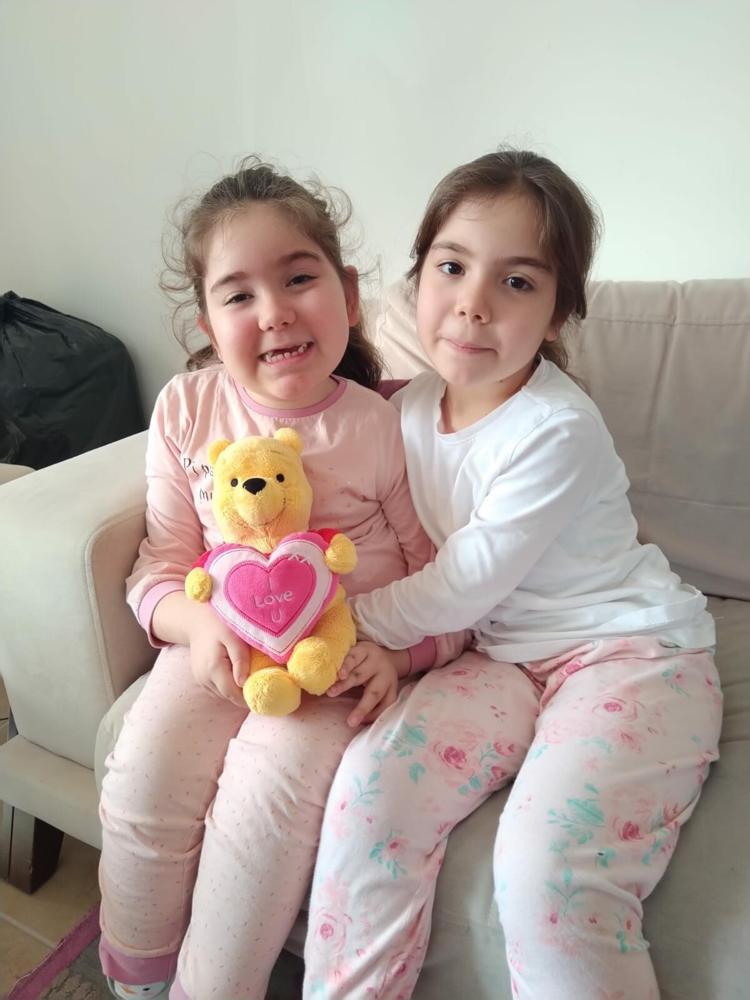 EN BÜYÜK DESTEKÇİSİ İKİZİ DAMLA