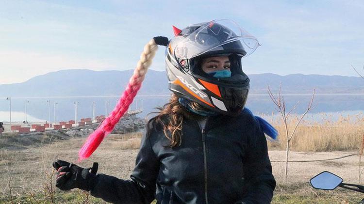 GÖREN TEYZELER, AMCALAR ÇOK ŞAŞIRIYORLAR