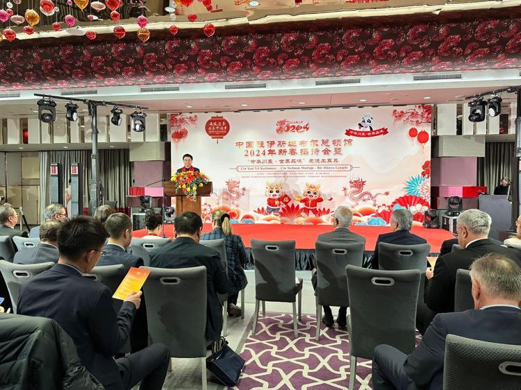 UZUN: YENİ YILI KUTLUYORUM