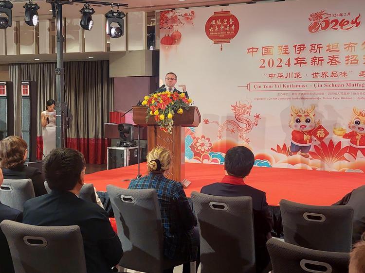 “TÜRKİYE İLE DOSTLUĞUMUZ UZUN ÖMÜRLÜ OLSUN”