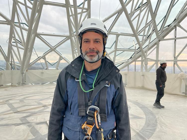 YÜKSEKLİK VE HAVA ŞARTLARI ZORLUYOR