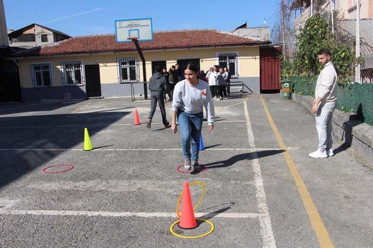 ÖĞRENCİLERİMLE İLETİŞİMİM ÇOK İYİ