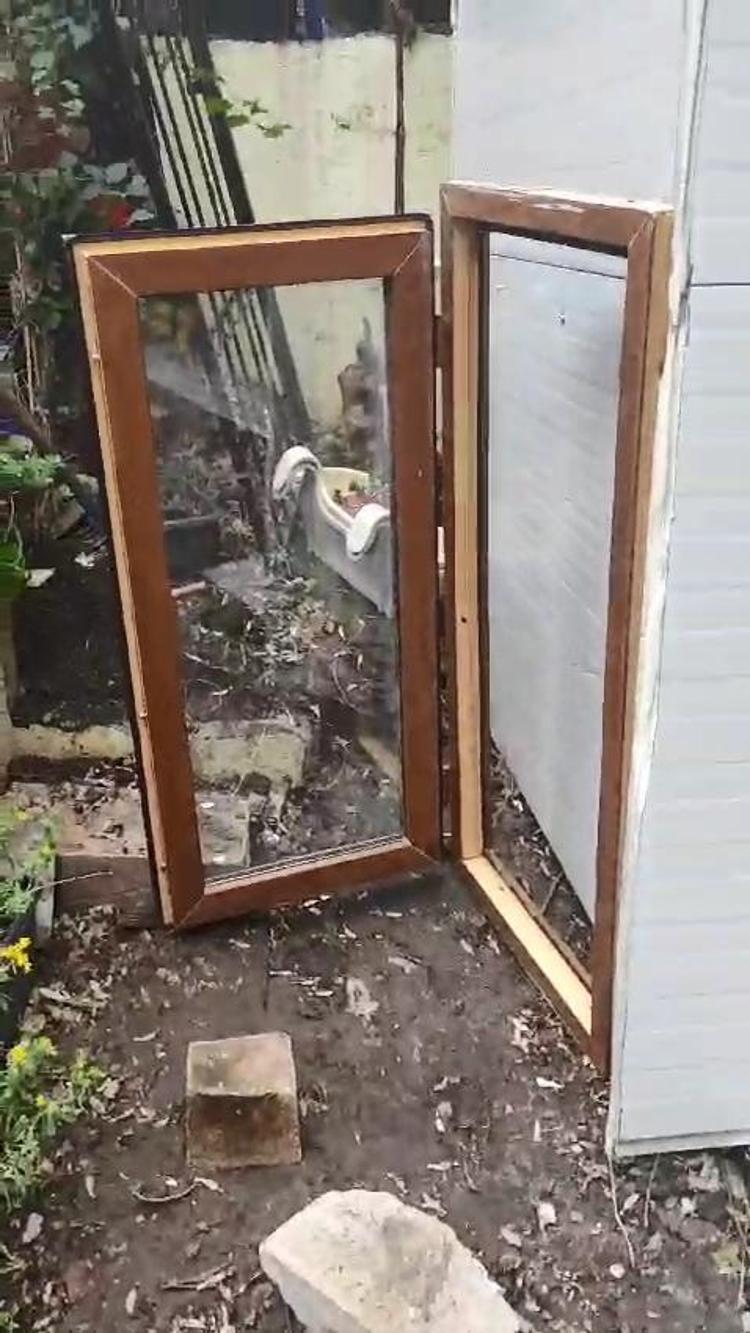 KADIKÖYDE YAŞIYORUZ BİNAMIZ ÇOK ESKİ