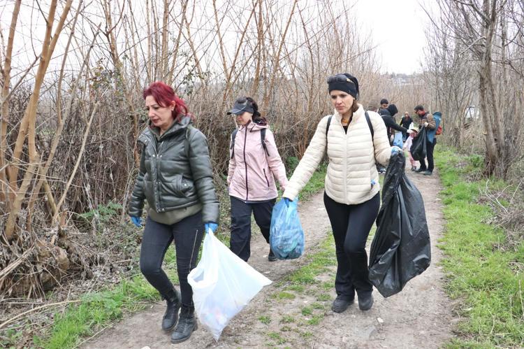 ‘BÖLGENİN SEBZE MEYVE İHTİYACINI KARŞILIYOR’
