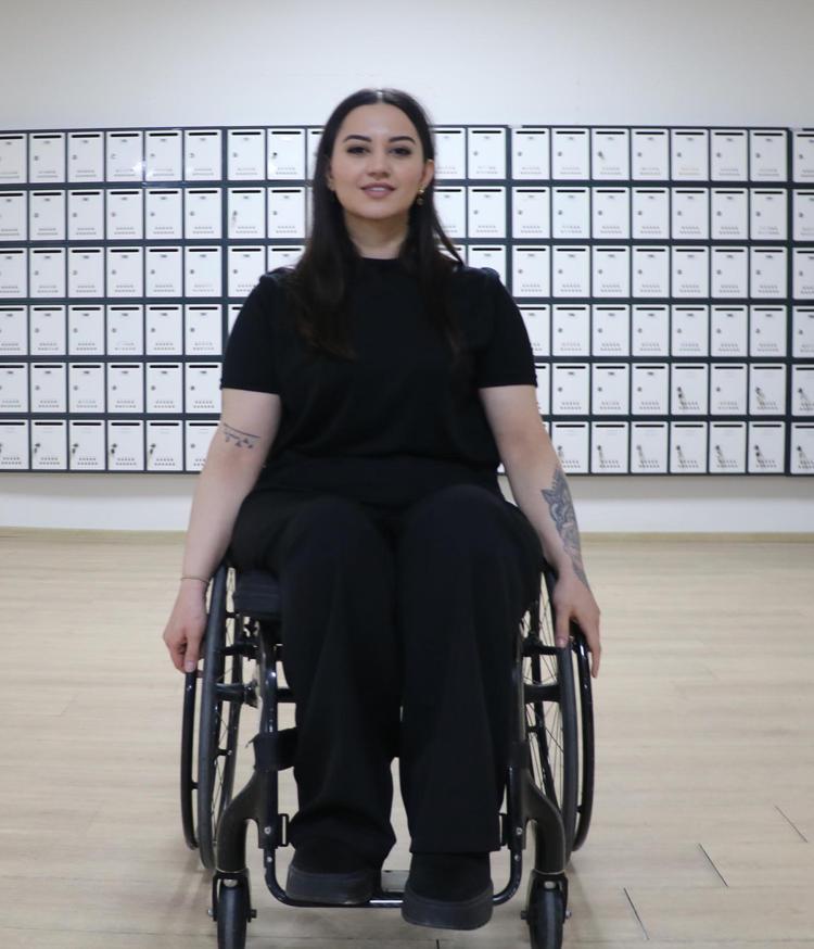 ENGELLİ ARKADAŞLARIMIZIN SOSYAL BİR HAYATA SAHİP OLMALARINI SAĞMAYI İSTİYORUZ