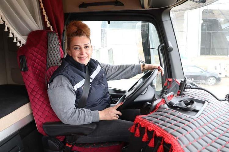 ‘KADININ OLDUĞU YERDE HER ŞEY DAHA GÜZEL OLUYOR’