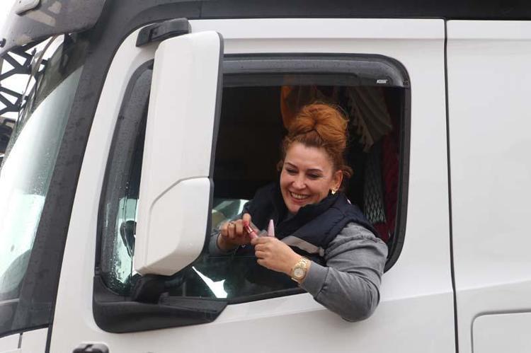 KENDİLERİNE GÜVENMELERİ YETERLİ