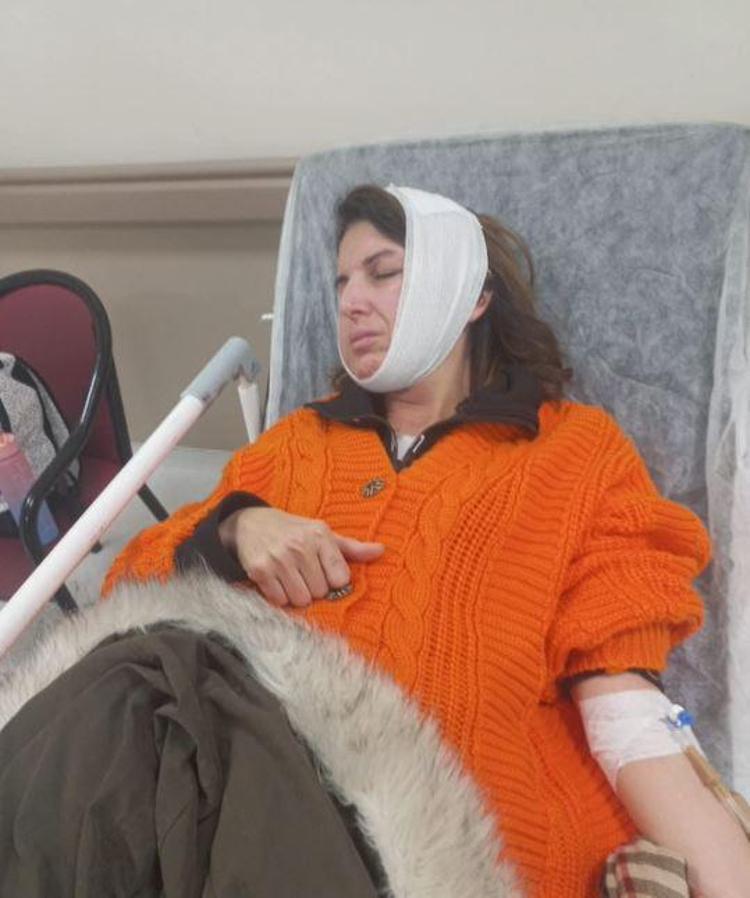 BU ADAM HALA DOLAŞIYOR