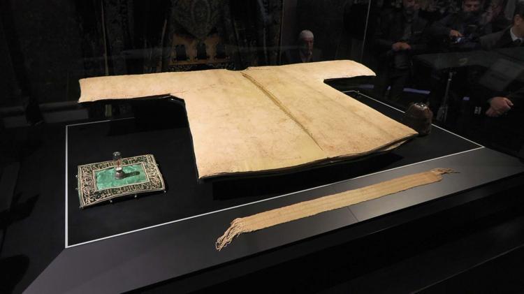 HERKES HİSSETSİN İSTİYORUM