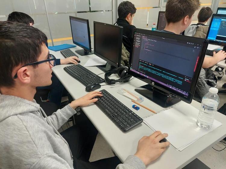 EV SAHİPLİĞİ YAPMAKTAN MUTLULUK DUYUYORUZ