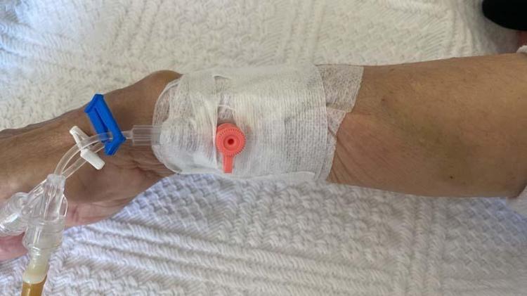 ECZANELERDEN FARKLI TİP AMBALAJLARDAKİ SERUM SIVILARI TOPLANDI