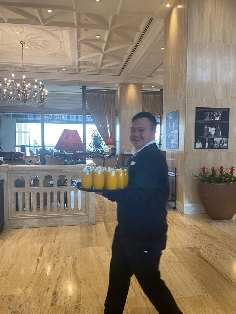 ONLAR DA ÇALIŞSIN KENDİ AYAKLARI ÜZERİNDE DURSUN