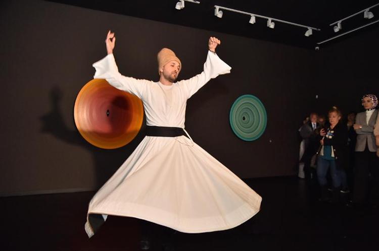 ÖZTÜRK: SANATSEVERLERİN ÖZELLİKLE GELİP ZİYARET ETMESİNİ DİLİYORUM