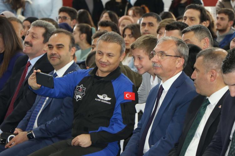 TÜRK MİLLETİNE 3 BÜYÜK TEKNOFEST ARMAĞAN ETTİK