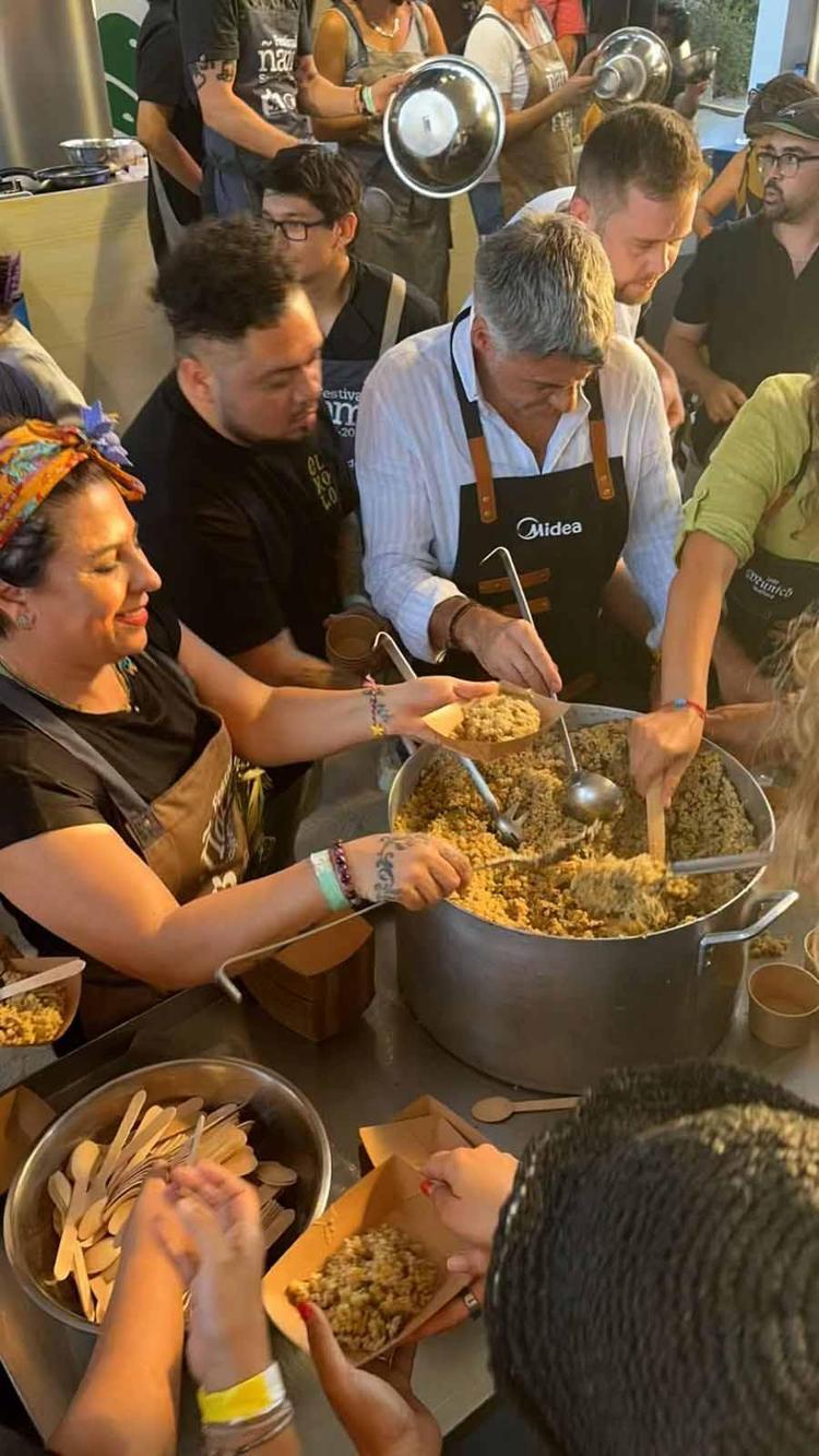 DEMİR MARDİNİN GELENEKSEL TARİFİYLE TEŞT PİLAVI HAZIRLADI