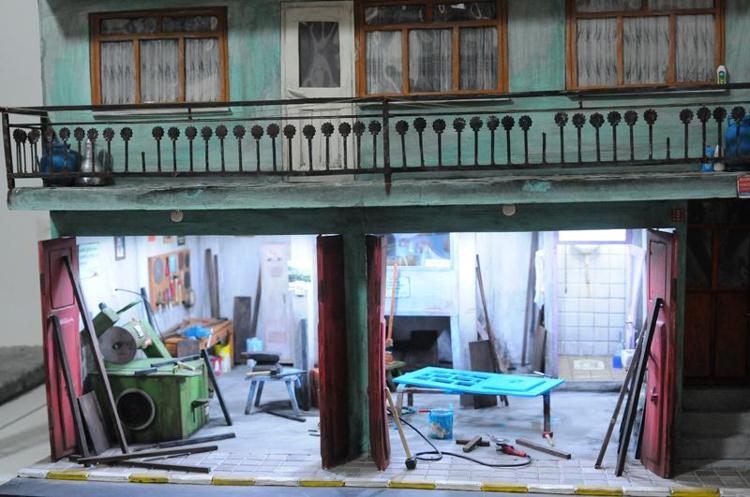 ‘YENİ EVLERDE, YENİ SEMTLERDE BİR HİKAYE OLMUYOR’