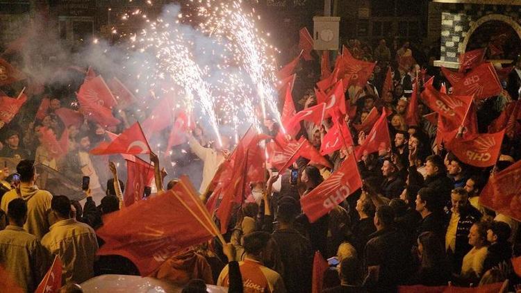 8 İLÇENİN 6SINDA CHP KAZANDI