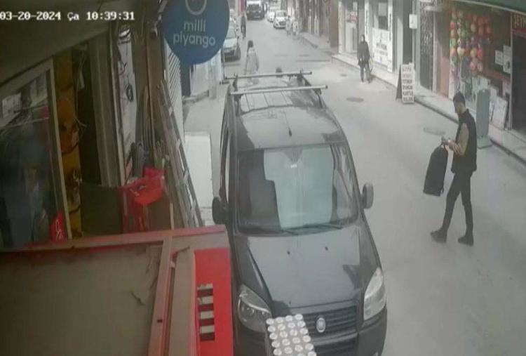 KİMLİK BİLGİSİ KADINA AİT