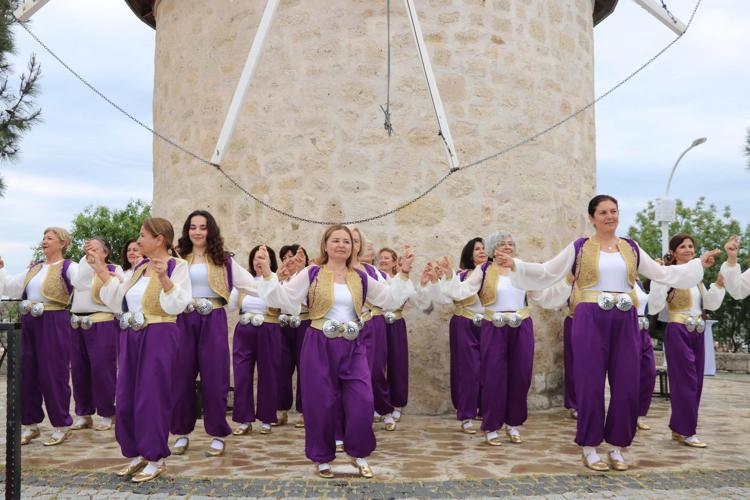 MİSAFİRLERİN BURADA KALMALARINI SAĞLAYACAK DOKUNUŞLAR HEDEFLİYORUZ