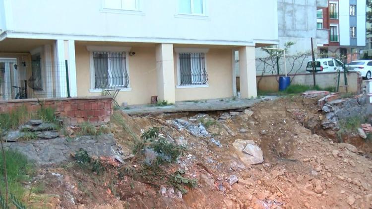 BİNA KOLONLARININ ALTI BOŞALDI