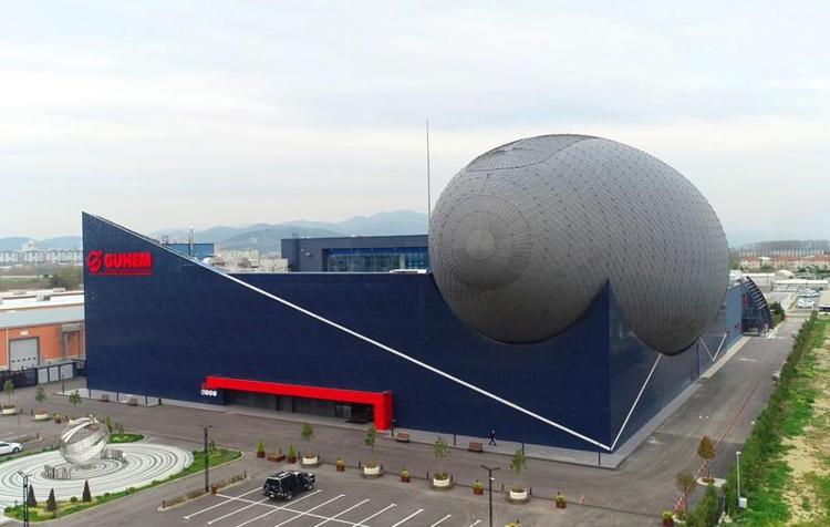 UZAY KAPSÜLÜ DEĞİL ASANSÖR