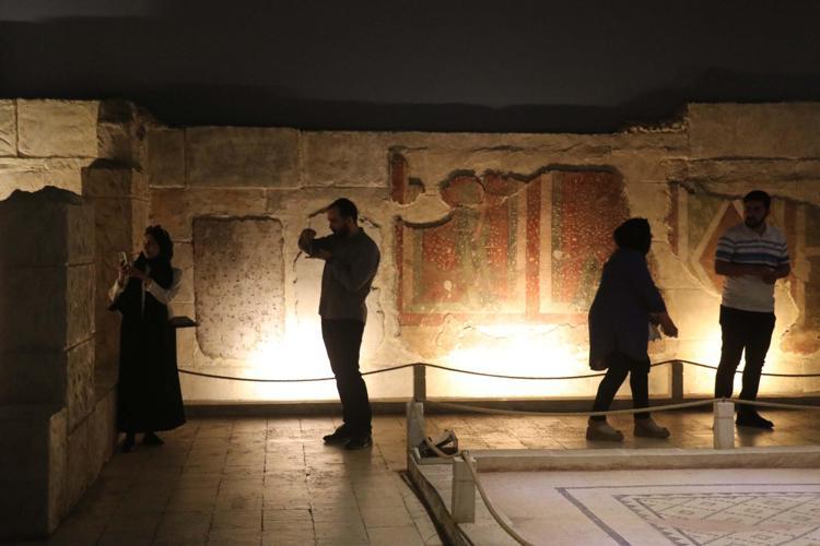 EN FAZLA İLGİ ÇİNGENE KIZINA