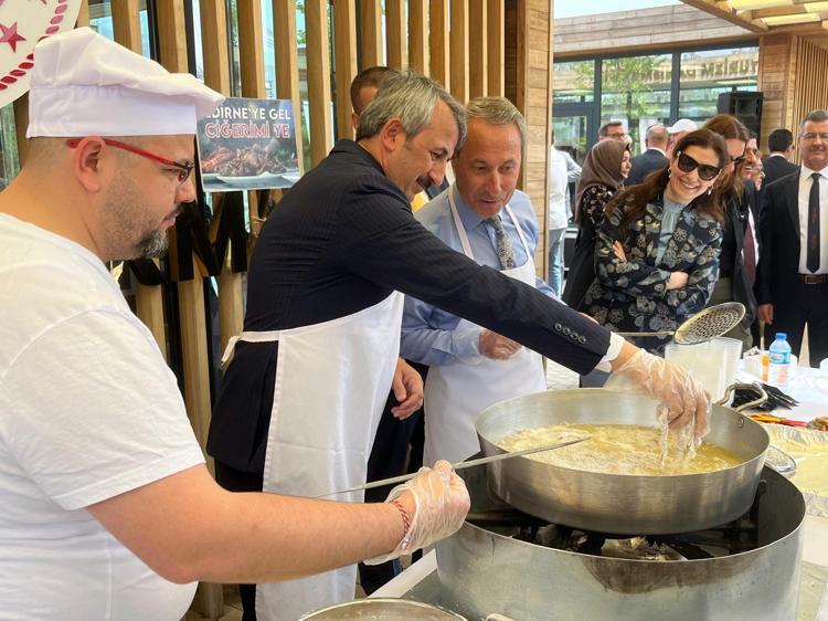 GEÇ KALINMIŞ BİR OFİSİN AÇILIŞINI YAPIYORUZ