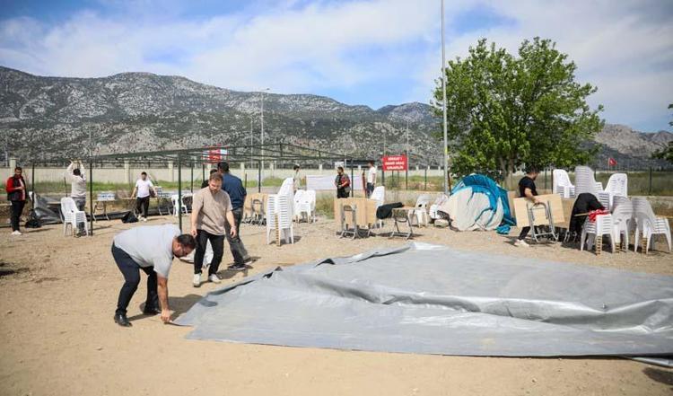KOCAGÖZÜN TUTUKLULUĞUNA İTİRAZ