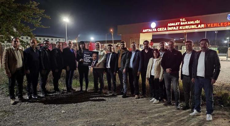 CEZAEVİ ÖNÜNDEKİ ÇADIR KALDIRILDI