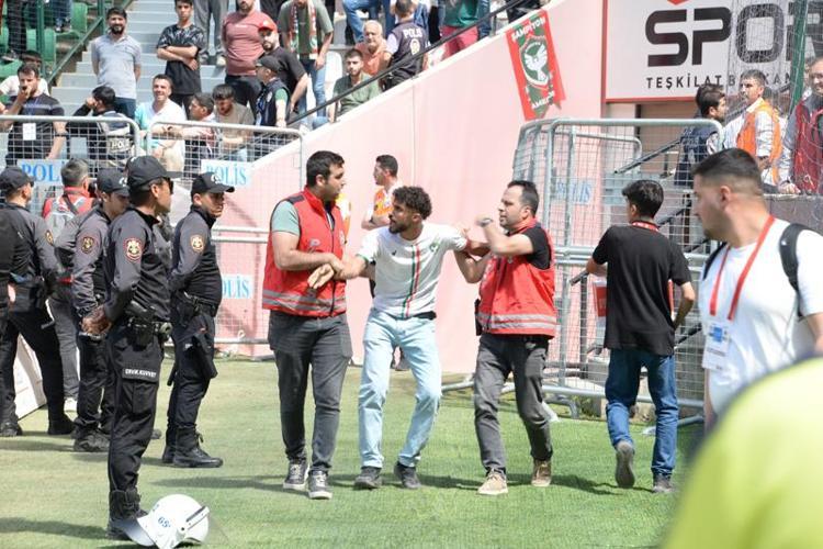 STAT TAMAMEN DOLDU, 3 BİN KİŞİ DIŞARIDA KALDI