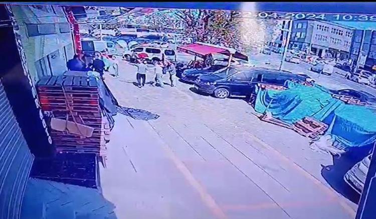 OĞLUNUN AYAĞININ EZİLDİĞİ ANLAR KAMERADA