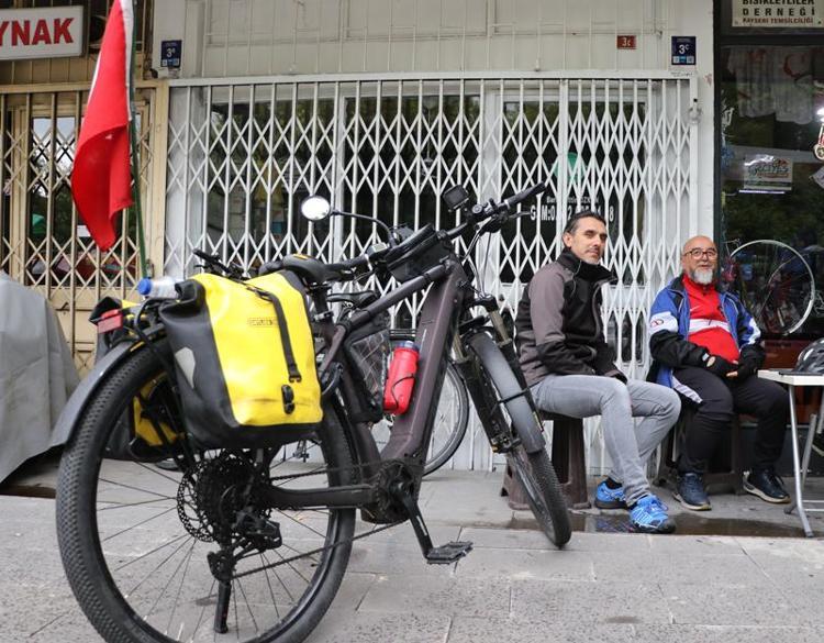 ‘AVRUPANIN BÜYÜK BİR ÇOĞUNLUĞUNDA BİSİKLET YOLU YOK’