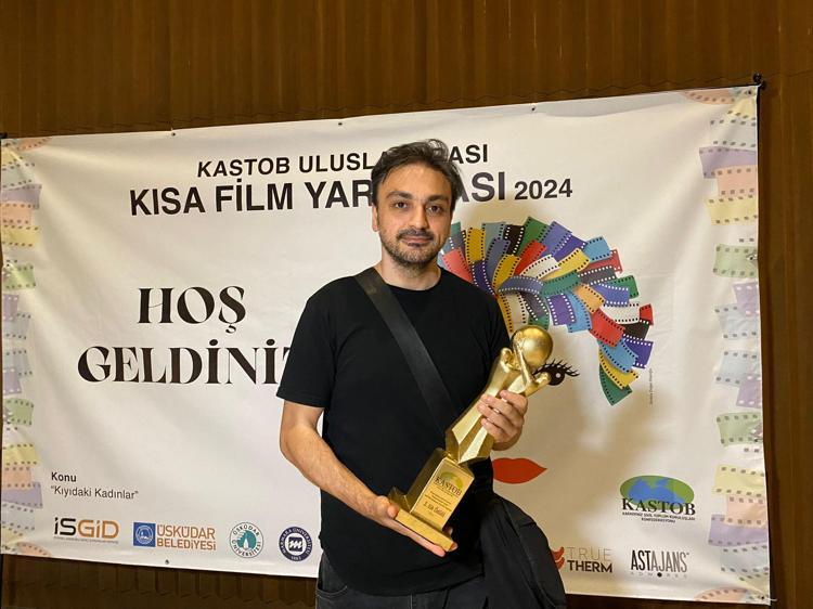 KUM: ÖDÜL ALMAK ÇOK ONUR VERİCİ BİR ŞEY