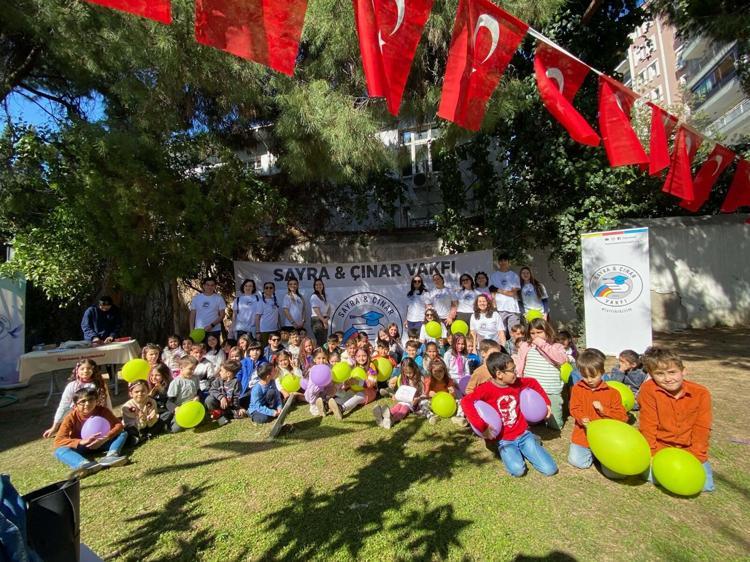 BİR KENARDA OTURMAKTANSA ÖRNEK OLMAYA ÇALIŞIYORUM