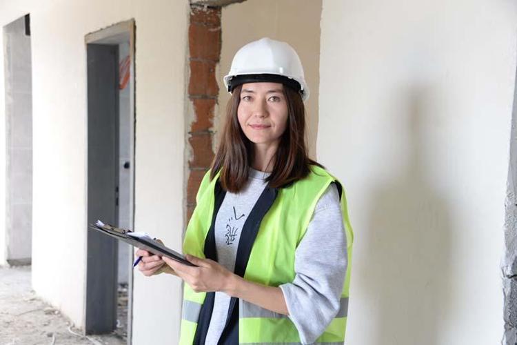 ‘BİR KADIN OLARAK ÇİFT YELEK TAŞIYORUM’