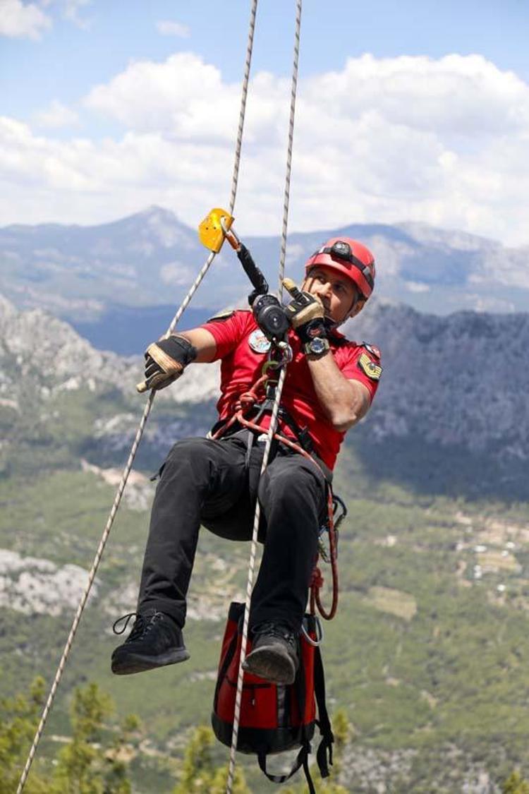 2023 YILINDA 128 KİŞİYİ KURTARDILAR