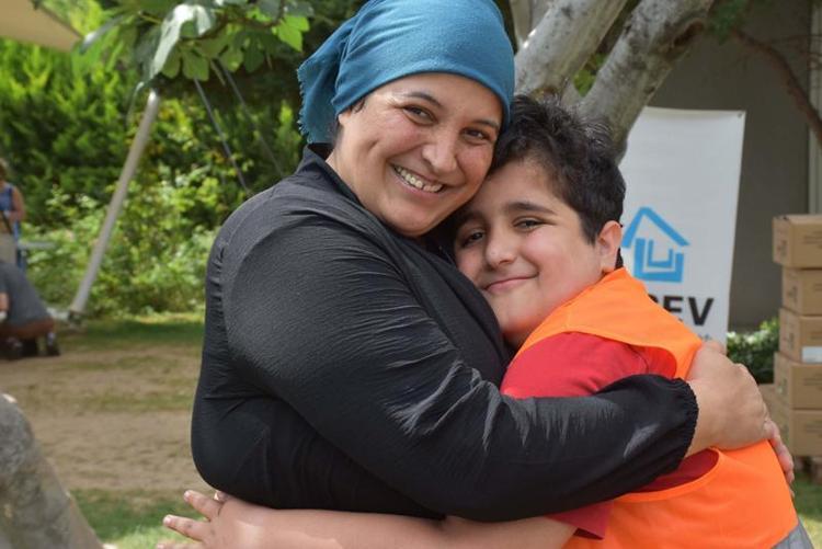 YEDİĞİMİZ BESİNLER, ALDIĞIMIZ ENERJİ VE MUTLULUKLA AYAKTA DURUYORUZ