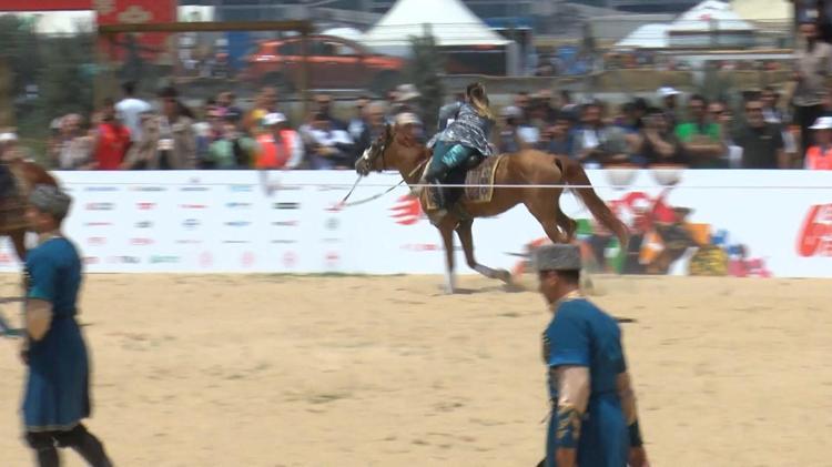 “İNSANLIĞIN GELECEĞİNİN DE BU DAYANIŞMA VE BARIŞTAN GEÇTİĞİNİ DÜŞÜNÜYORUZ