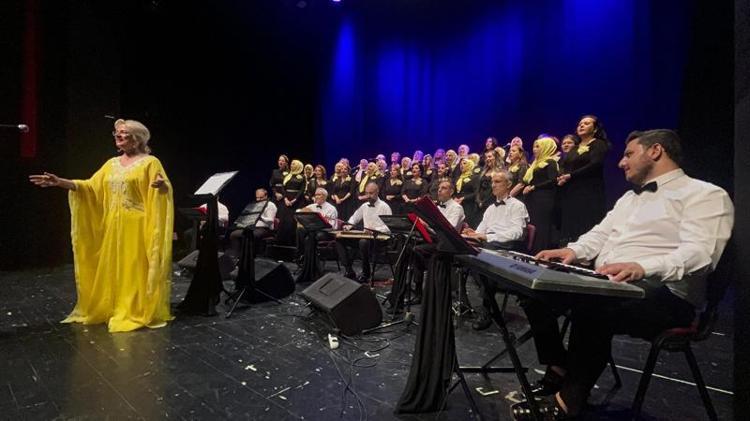 ÖZELLİKLE KEYİFLİ ŞARKILARDAN OLUŞAN REPERTUVAR OLUŞTURUYORUM