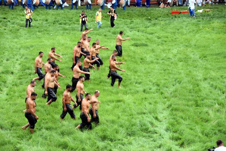 MORALİMİZ BOZUK SAHAYA ÇIKTIK