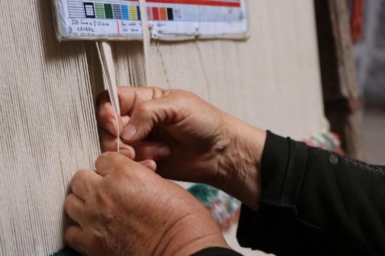 DOKUDUĞUM HALILARLA ÇOCUKLARIMA ÇEYİZ ALIRDIM