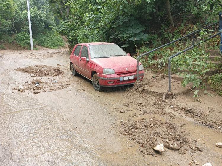 KIYAMET KOPTU, GELDİ SANKİ