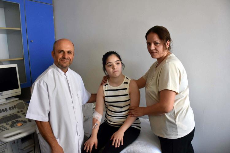 DÜN YEMEĞİNİ YEMİŞ VE ÇOK MUTLU