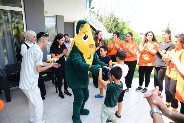 HERKES ÖZEL ÇOCUKLARA İLGİ GÖSTERSİN